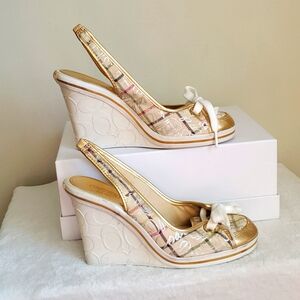 COACH Emilanna Graffiti Gold Trim Wedge Heel Shoe SZ 7.5 Pop Art Sling Back Rare